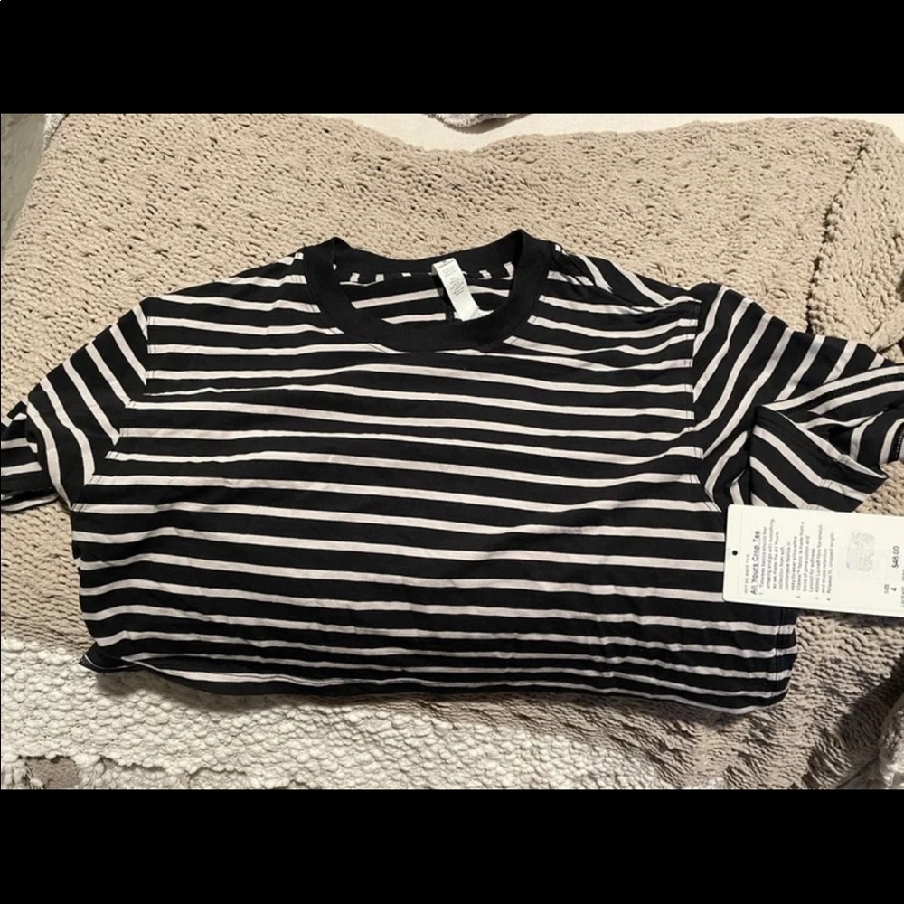 Lululemon All Yours Tee Cropped